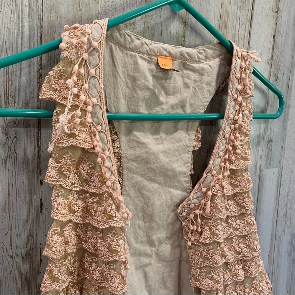 FARM Rio Beige Lace Ruffle Top - Picture 2 of 9